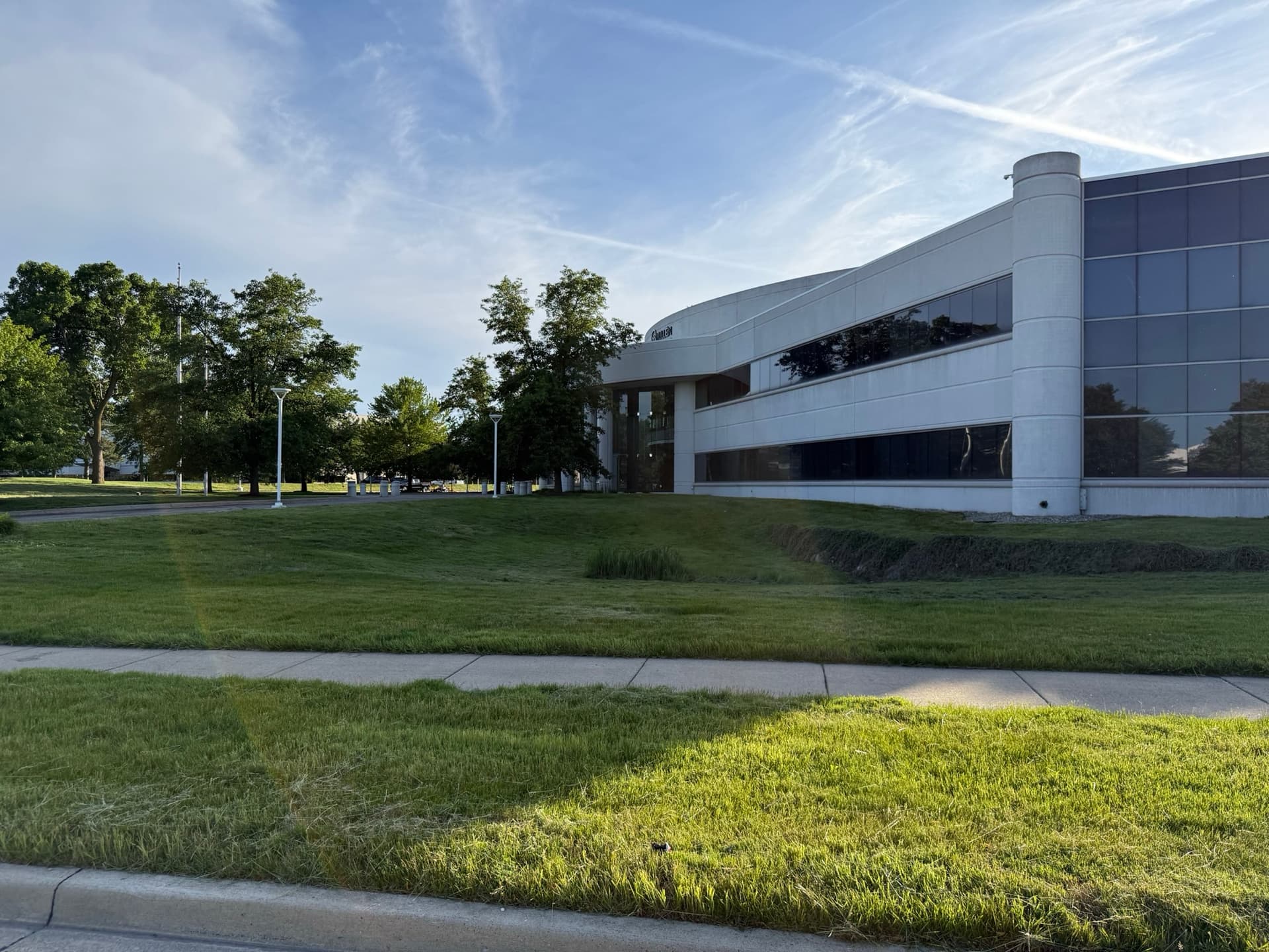 Commercial office building and grounds overseen by Milavec Property Services, Troy, Michigan